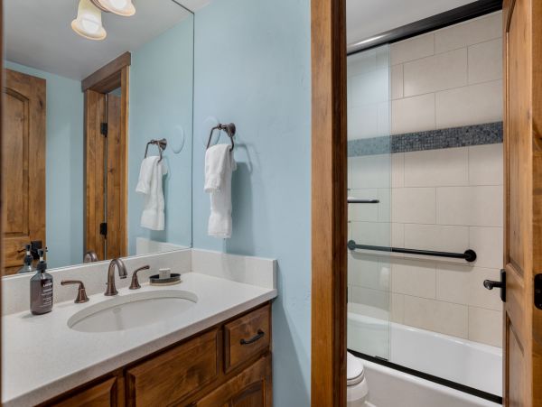 Vail Luxury Condo in Lionshead Village - Walk to Eagle Bahn Gondola