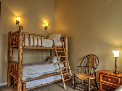 3 Bedroom Luxury Ski Vacation Accommodation Close to Lifts