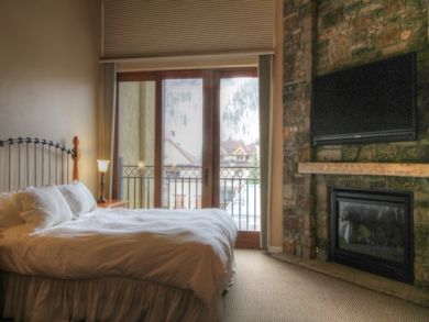 3 Bedroom Luxury Ski Vacation Accommodation Close to Lifts