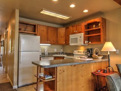 3 Bedroom Luxury Ski Vacation Accommodation Close to Lifts