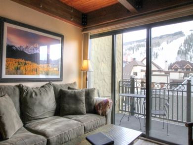 3 Bedroom Luxury Ski Vacation Accommodation Close to Lifts