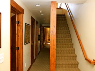 Lionshead Luxury Three Bedroom Village Rental  Walk to Lift