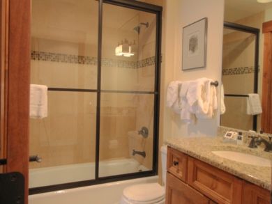 Lionshead Luxury Three Bedroom Village Rental  Walk to Lift