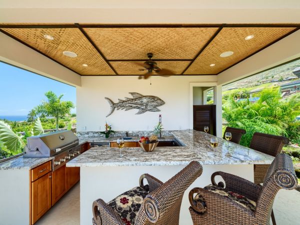 Lahaina Luxury Vacation Villa with Pacific Views