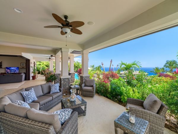 Lahaina Luxury Vacation Villa with Pacific Views