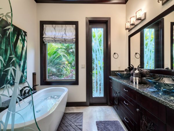 Lahaina Luxury Vacation Villa with Pacific Views