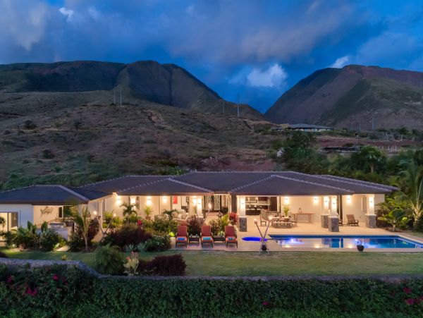 Lahaina Luxury Vacation Villa with Pacific Views