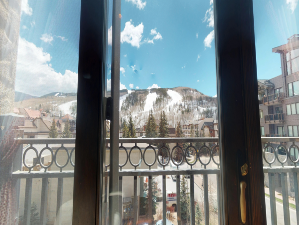 150 yard Walk to Lionshead Gondola