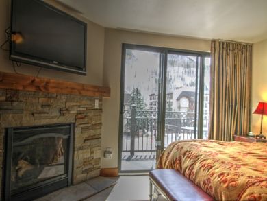 Posh Three Bedroom Vail Ski Condo Sleeps 10 Guests