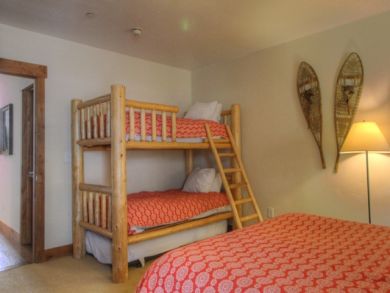 Posh Three Bedroom Vail Ski Condo Sleeps 10 Guests
