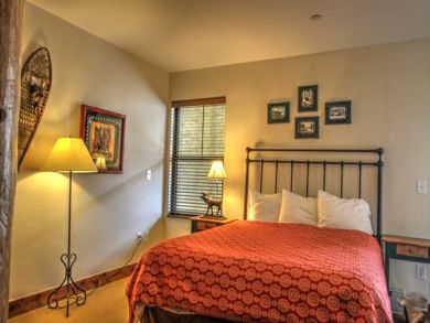 Posh Three Bedroom Vail Ski Condo Sleeps 10 Guests