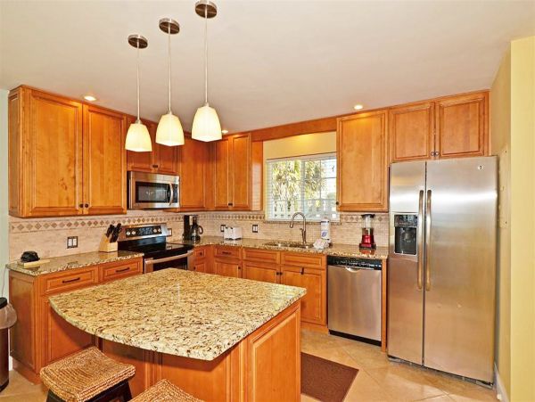Beautiful  2 Bedroom Town Home on The Beach