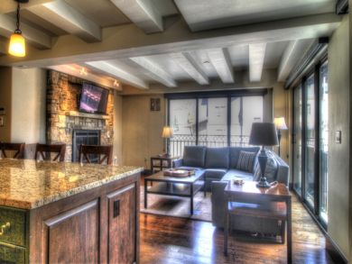 Posh Ski Condo One Bedroom Plus Den