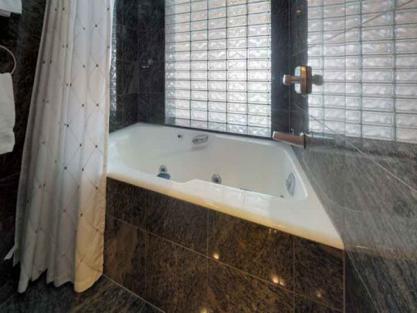 Three Bedroom Plus a Loft Rental with Four Bathrooms