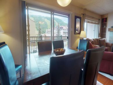 Vail Mountain View Two Bedroom Condo Walk to Lift