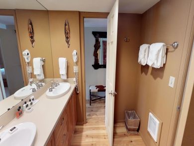 Vail condo rental close to Gondola