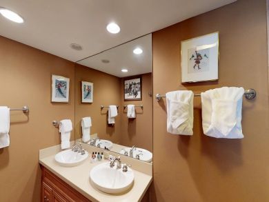Vail condo rental close to Gondola