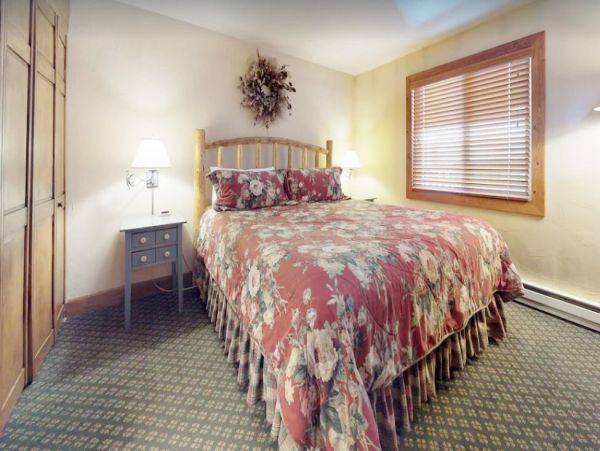 Three Bedroom + Loft Condo with Mountain & Village Views