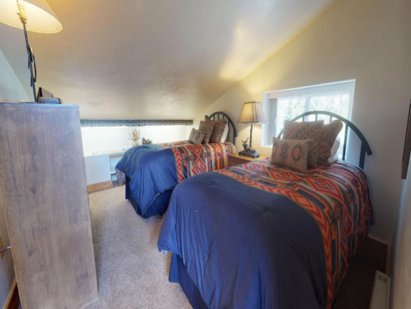 Amazing Four Bedroom Plus Loft Lionshead Ski Condo Sleeps 10