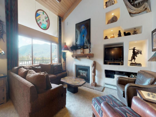 Amazing Four Bedroom Plus Loft Lionshead Ski Condo Sleeps 10