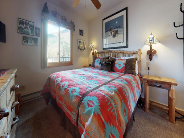 Amazing Four Bedroom Plus Loft Lionshead Ski Condo Sleeps 10
