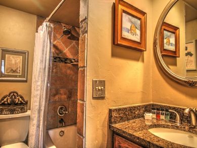 Lovely 2 Bedroom Lionshead Vacation Condo Plush Interior Lovely 2 Bedroom Lionshead Vacation Condo Plush Interior