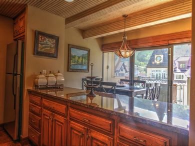 Lovely 2 Bedroom Lionshead Vacation Condo Plush Interior Lovely 2 Bedroom Lionshead Vacation Condo Plush Interior