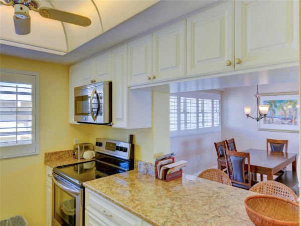 Longboat Key Beautiful 2 Bedroom Bay Front Condo