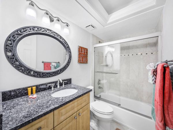 Marco Island Charming 2 Bedroom Vacation Condo