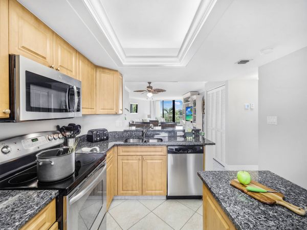 Marco Island Charming 2 Bedroom Vacation Condo