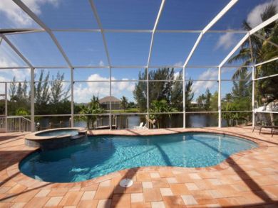 Beautiful 4 bedroom canal front home - Cape Coral