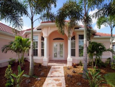 Beautiful 4 bedroom canal front home - Cape Coral