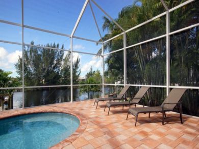 Beautiful 4 bedroom canal front home - Cape Coral