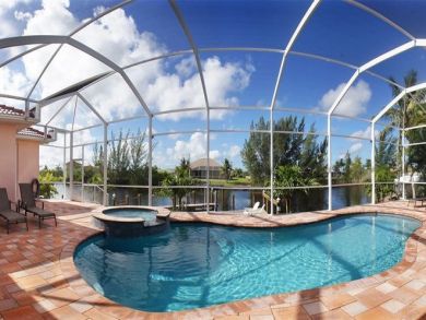 Beautiful 4 bedroom canal front home - Cape Coral