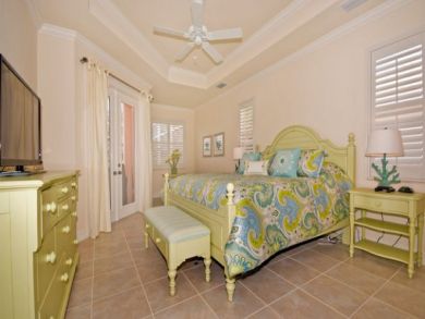 Beautiful 4 bedroom canal front home - Cape Coral