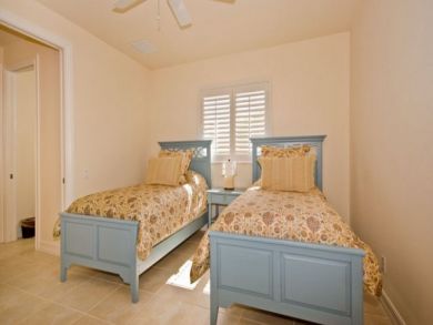 Beautiful 4 bedroom canal front home - Cape Coral