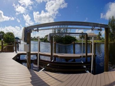 Beautiful 4 bedroom canal front home - Cape Coral