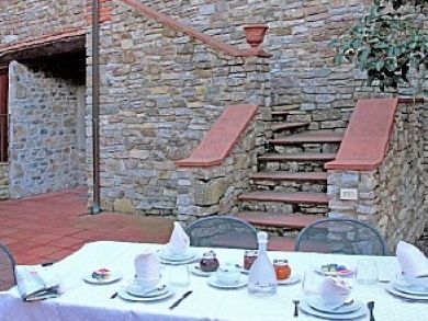 2 bedroom apartment in Tuscany