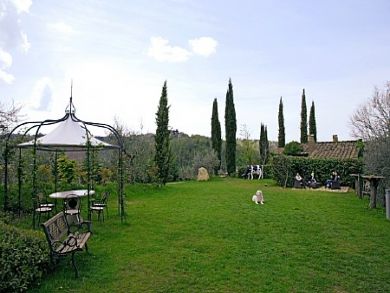 2 bedroom apartment in Tuscany