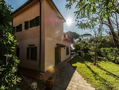 Villa sleeping 6 people in Tuscany, Italy