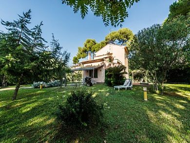 Villa sleeping 6 people in Tuscany, Italy