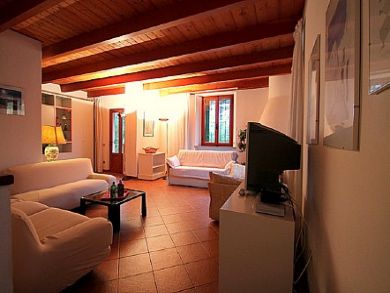 Villa sleeping 6 people in Tuscany, Italy