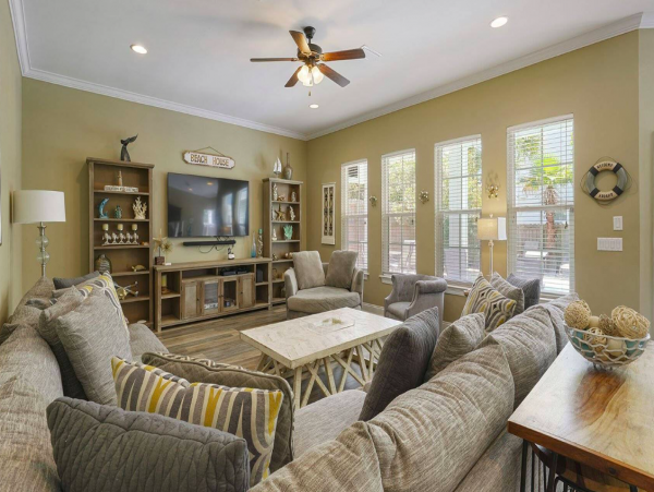 Five Bedroom Vacation Rental in Frangista Beach