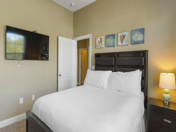 Five Bedroom Vacation Rental in Frangista Beach