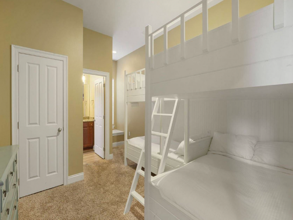 Five Bedroom Vacation Rental in Frangista Beach