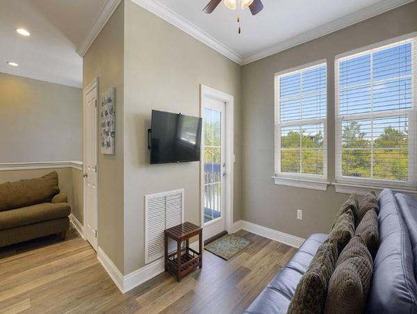 Five Bedroom Vacation Rental in Frangista Beach