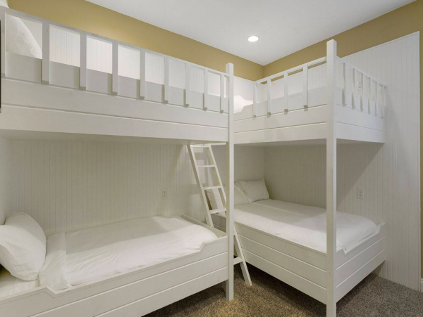 Five Bedroom Vacation Rental in Frangista Beach