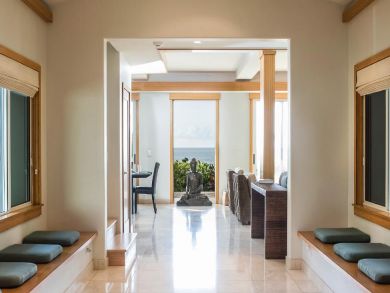 Four Bedroom Villa Sleeps 8 with Full Ocean View.