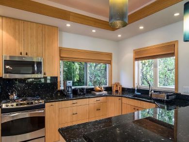 Four Bedroom Villa Sleeps 8 with Full Ocean View.