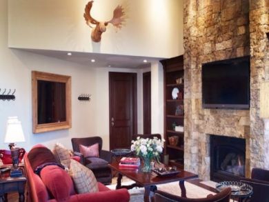 One Bedroom 1.5 Bathroom Vacation Ski Condo